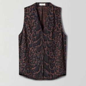 ✨ARITZIA✨ BABATON NWOT Sleeveless Power Blouse in a Dark Animal Print